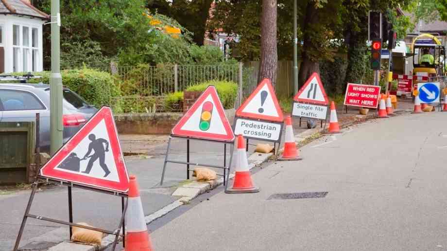 Road diversion signs