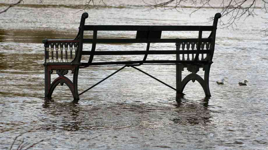 Temporary flood barriers in north east