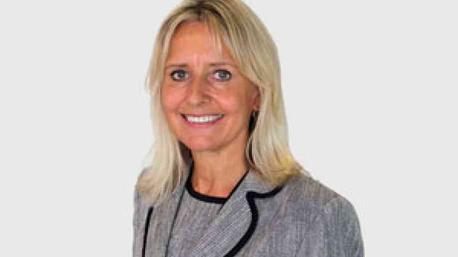 Dr Jo Farrar