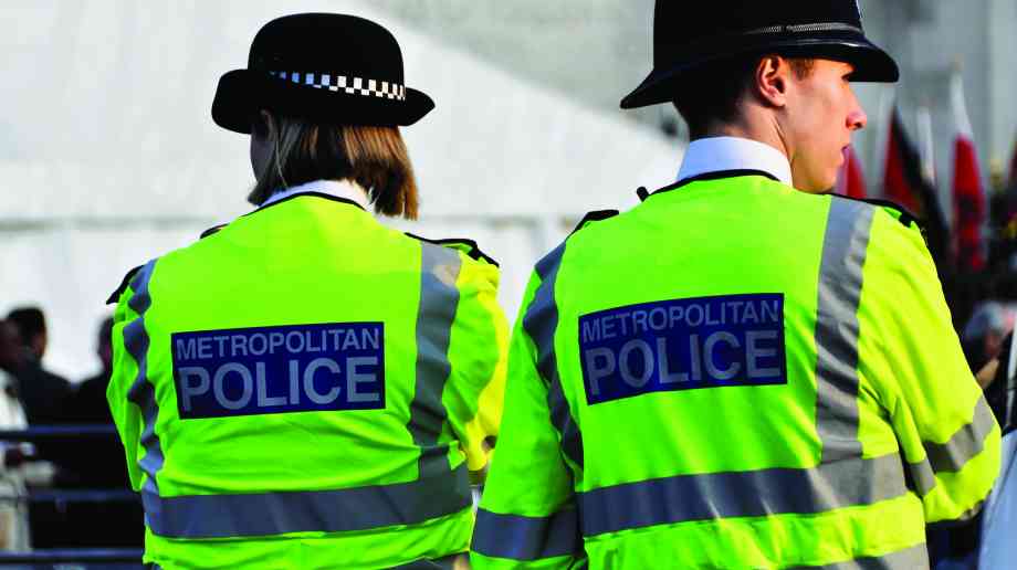 Pay cap for police and prison officers to be lifted
